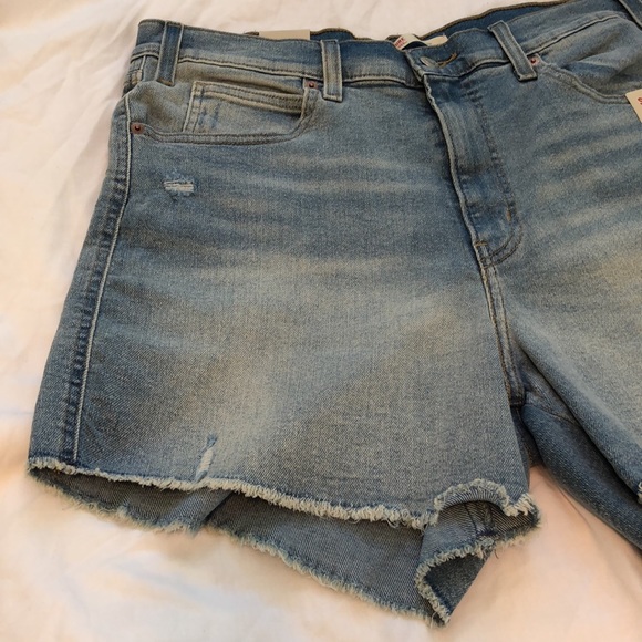Levi’s Jean Shorts - Picture 3 of 9
